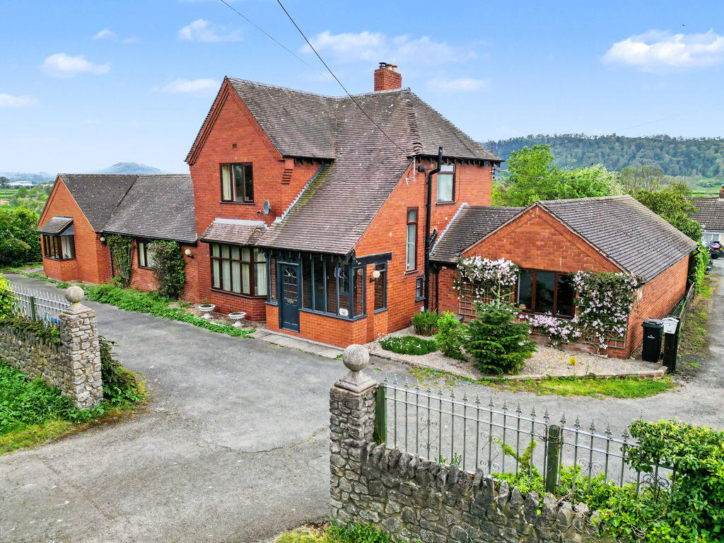 4-bed detached on Buttington, Welshpool, Powys, SY21 8SU, £500,000