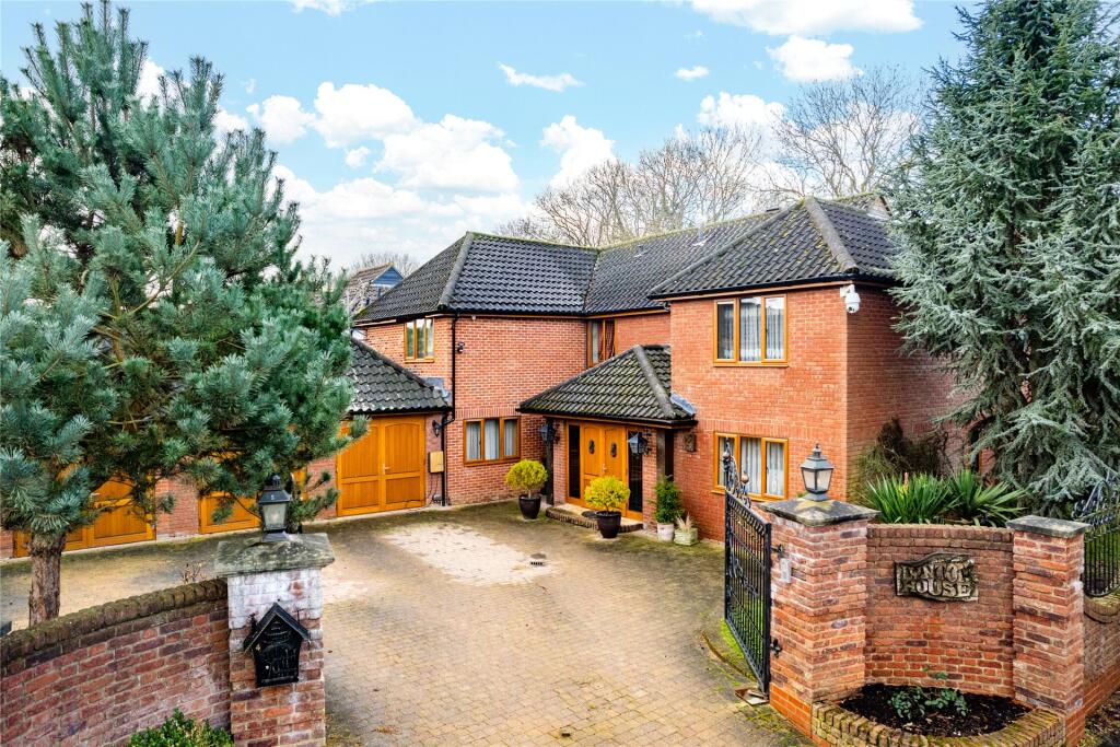 Main image of property: Seagrave Court, Walton, Milton Keynes, Buckinghamshire, MK7