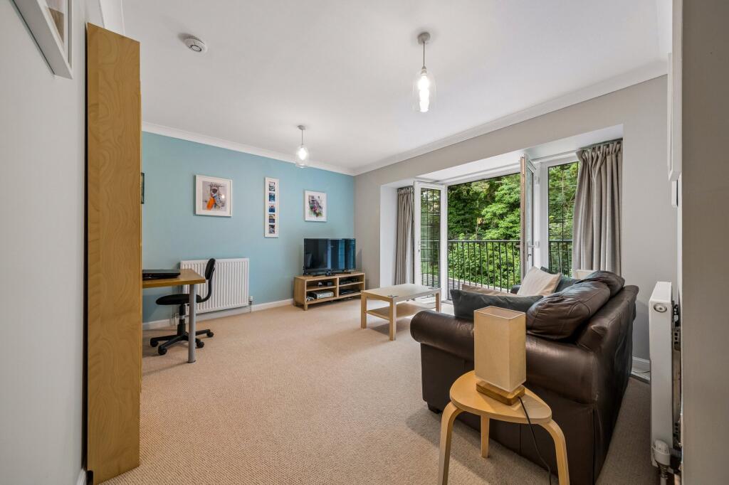 Chesterfield Gardens, Kelvindale, Glasgow photo 4