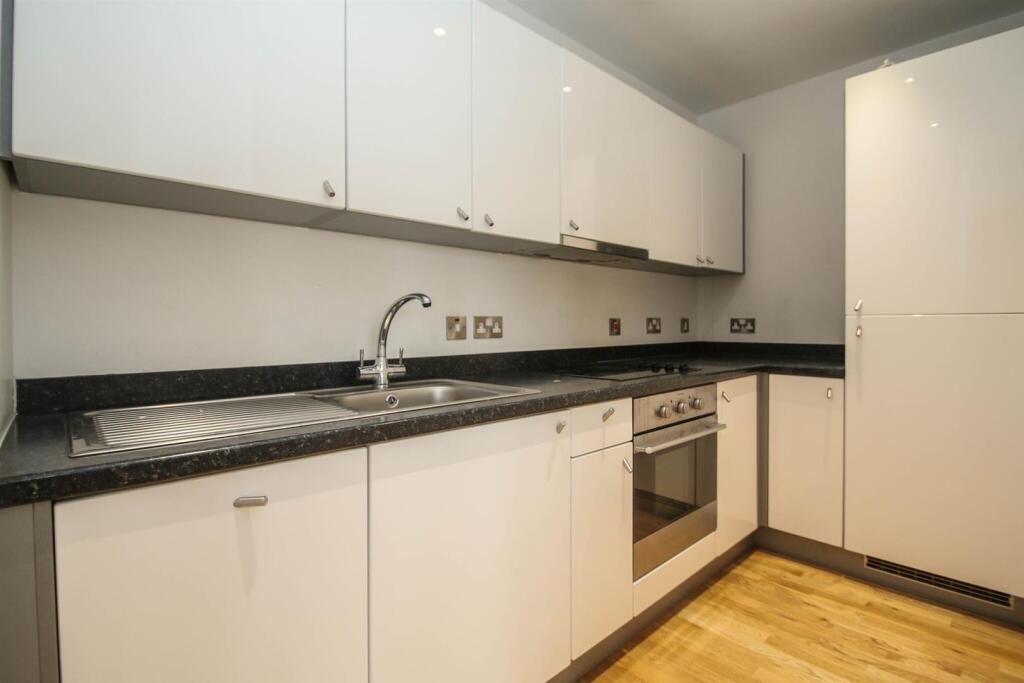 Apartment in Liverpool - More