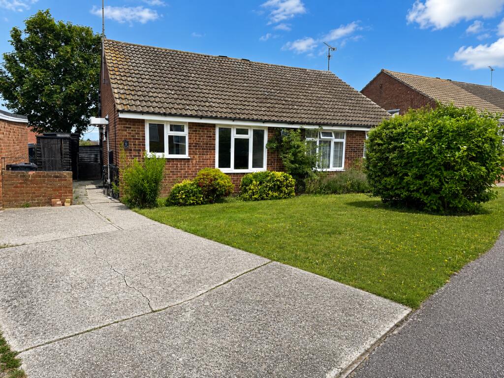 Main image of property: Headcorn Close, Basildon, Essex, SS13