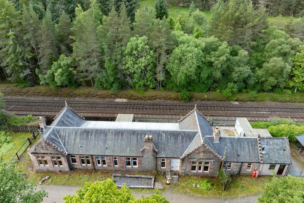 Main image of property: Tomatin, Inverness, IV13