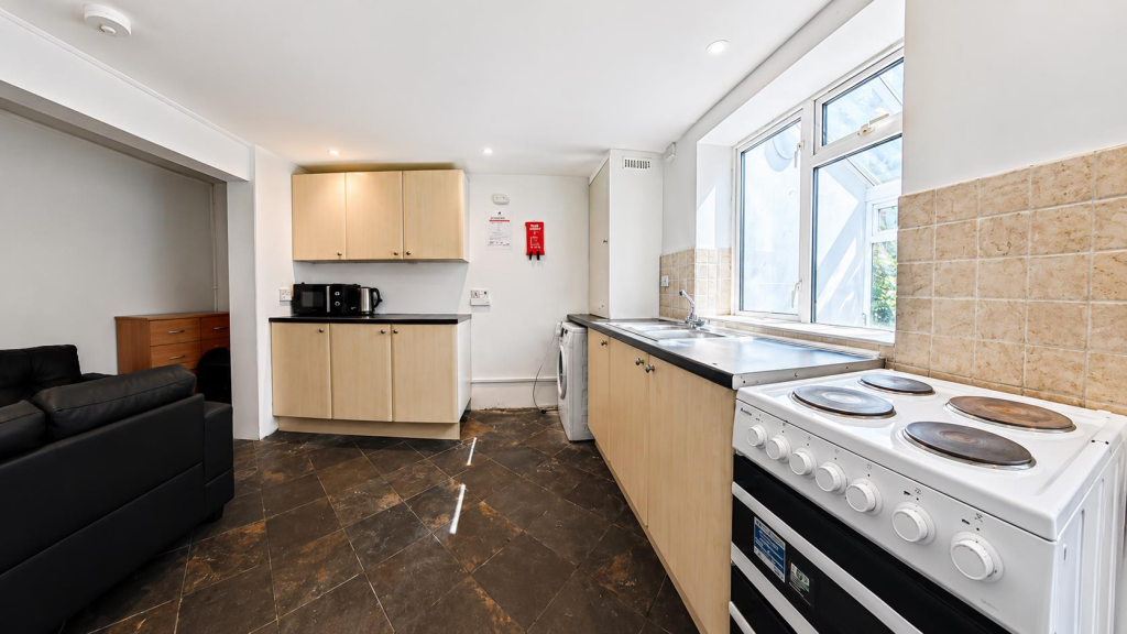 House in Brighton - View 4