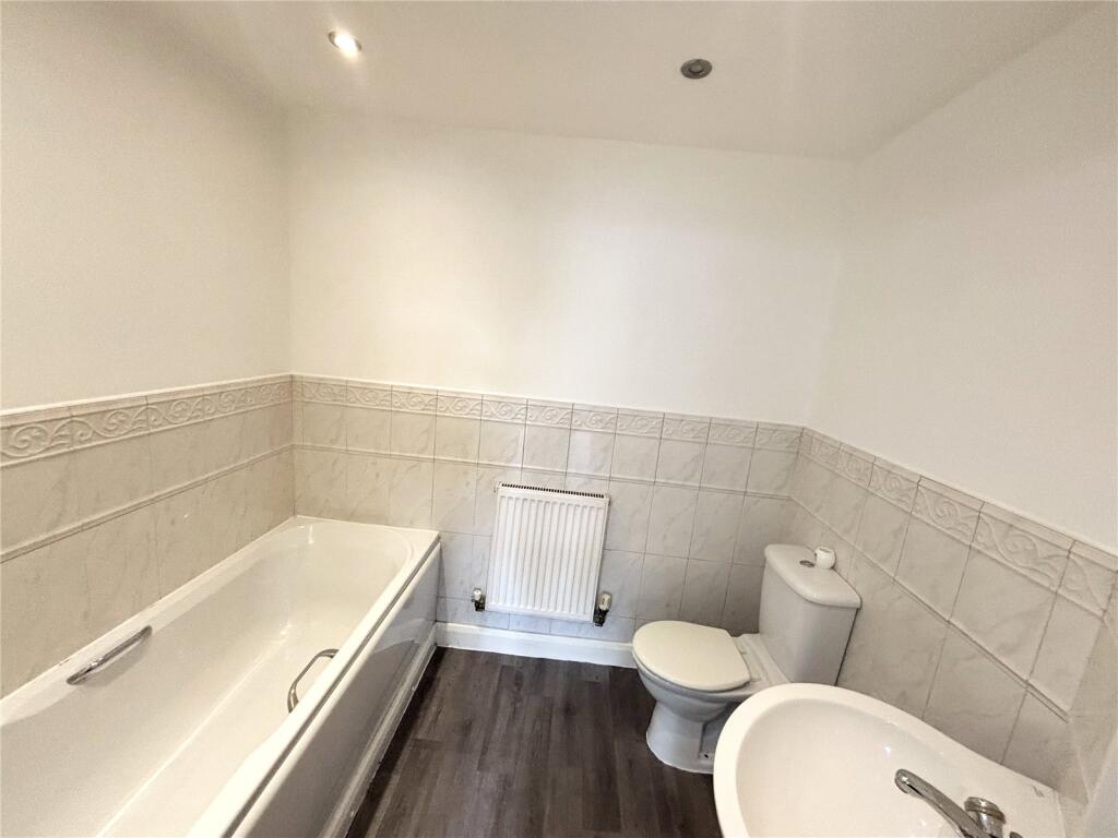 Apartment in Rochdale, Greater Manchester - View 5