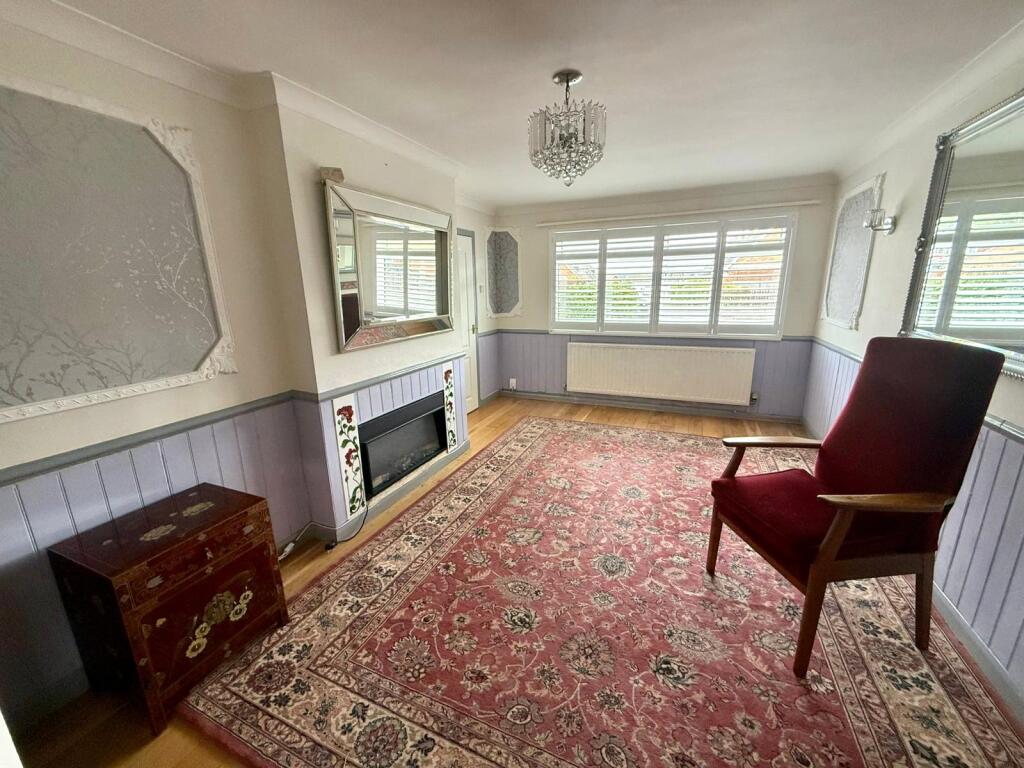 Sedgley Road, Bishops Cleeve, Cheltenham, Gloucestershire, GL52 photo 4