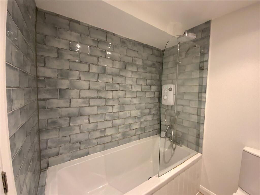 Apartment in Swindon - More