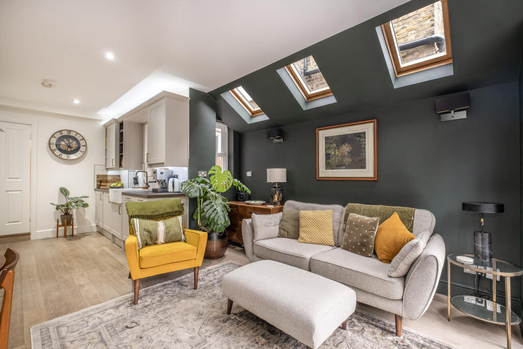 Apartment in London - View 5