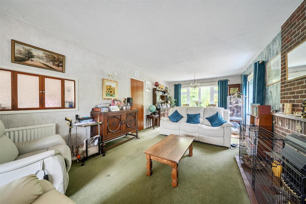 House in Swanwick, Sarisbury Green - View 4
