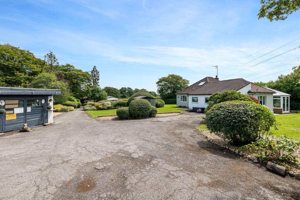 House in Redhill - View 3
