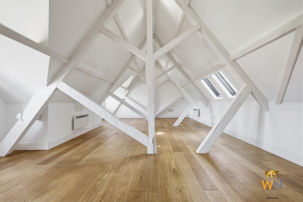 Apartment in Brentwood, Essex - View 5