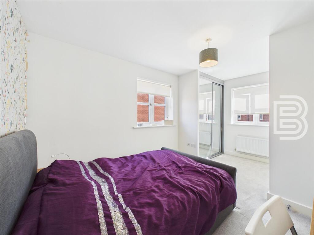 House in Rugby, Long Lawford - More