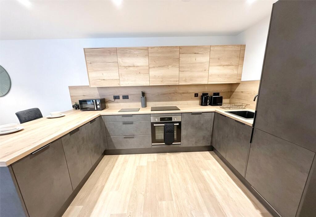 Apartment in Salford, Ordsall - View 5