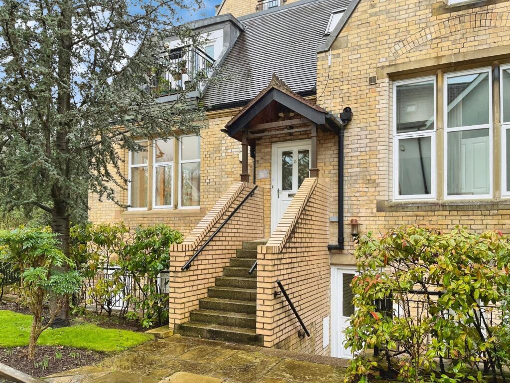 Main image of property: Dundreggan Gardens, Didsbury, Manchester, M20