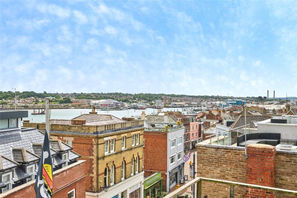 House in Cowes, Isle of Wight - View 3