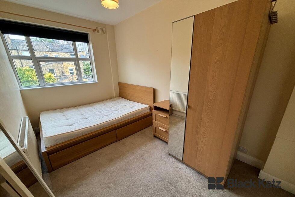 House in London - View 5