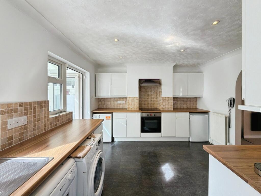 House in Slough - View 2