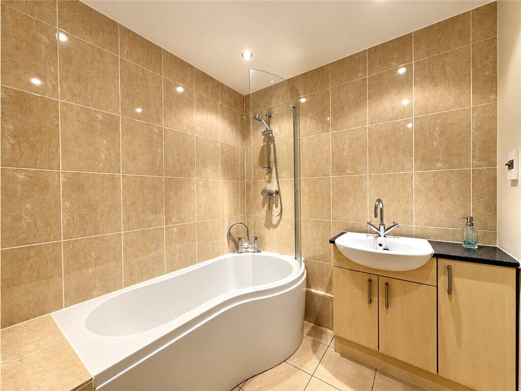 Apartment in Leeds - View 5