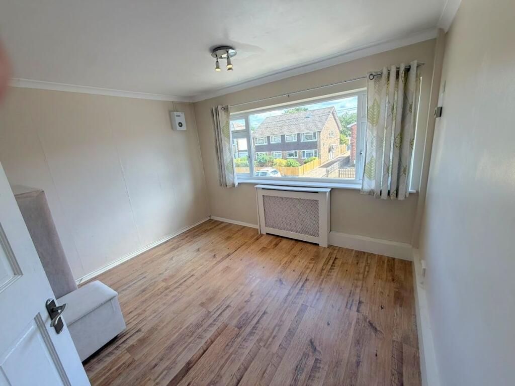 Apartment in Spelthorne, Surrey - View 4