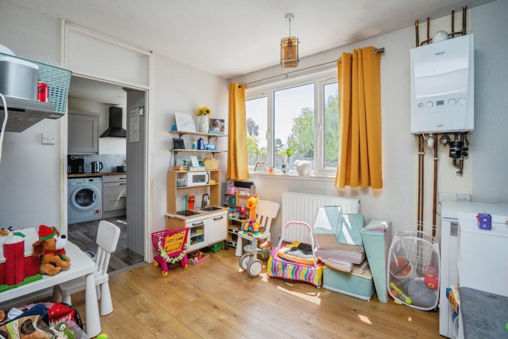 Ledbury Road, Portsmouth, Hampshire, PO6 - View 5