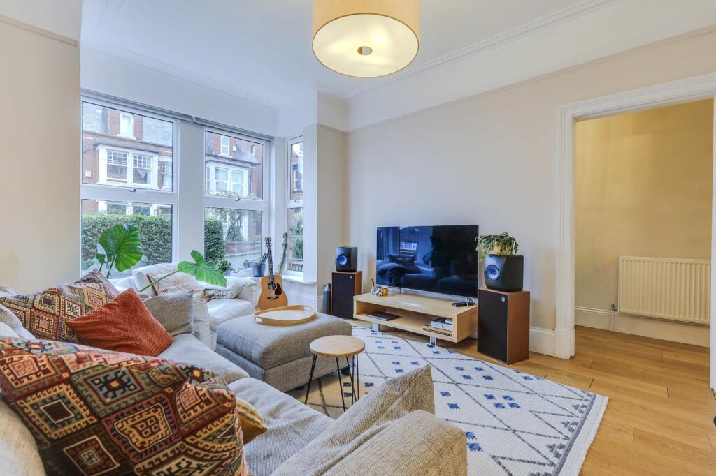 House in Leeds, West Yorkshire - View 3
