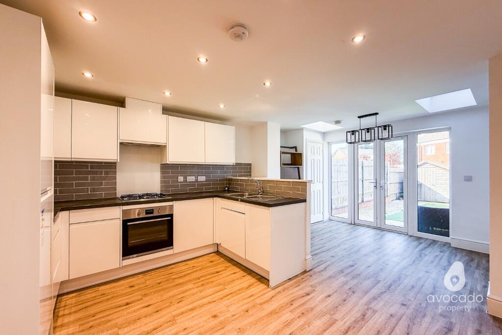 Garrett Drive, Shinfield, RG2 - View 2