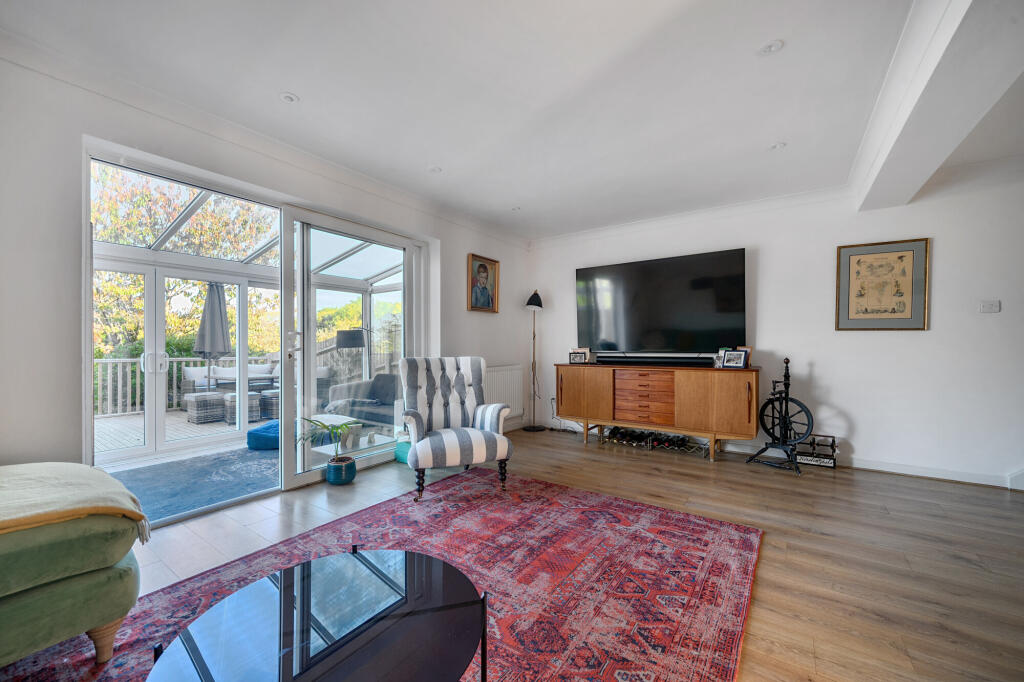 The Mount, HASLEMERE, GU27 photo 2