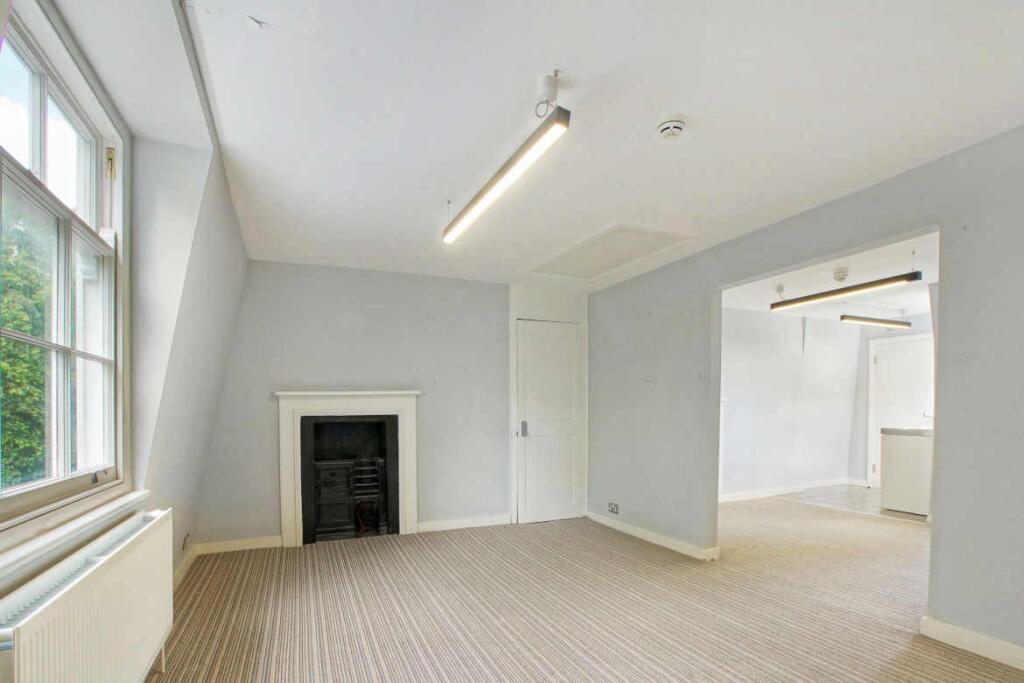 40 Rosebery Ave