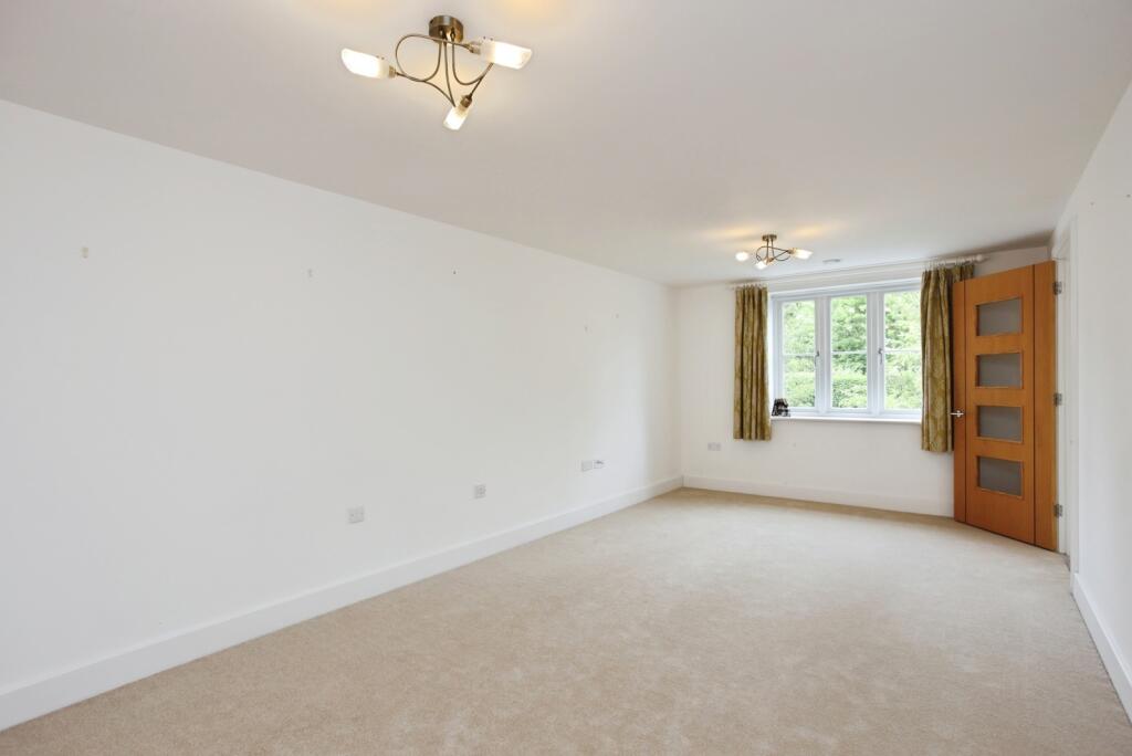 Horsley Place, Cranbrook, Kent, TN17 photo 4