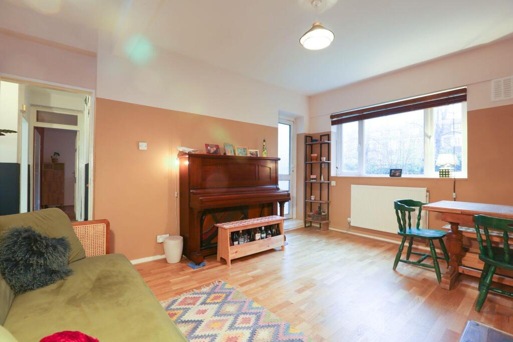 Apartment in London - View 3
