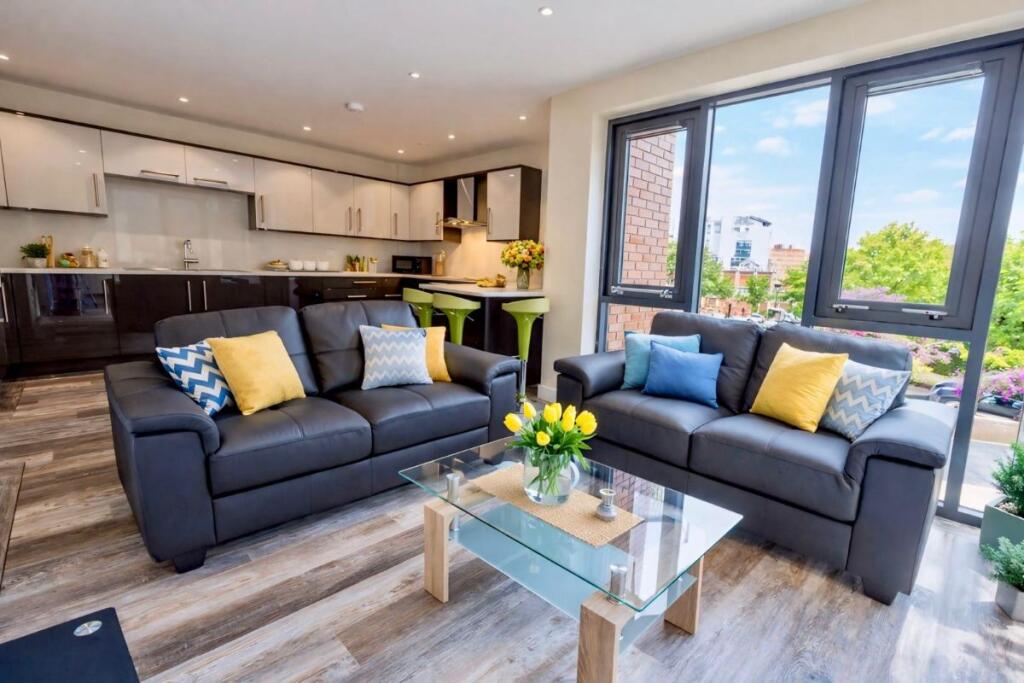 Main image of property: 10 Ecco