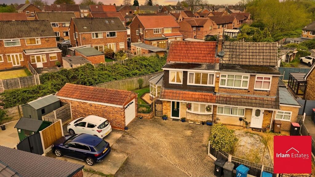 Main image of property: Edale Close, Irlam, M44