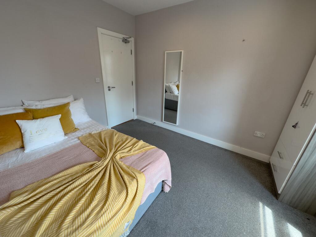 1 bedroom house share for rent