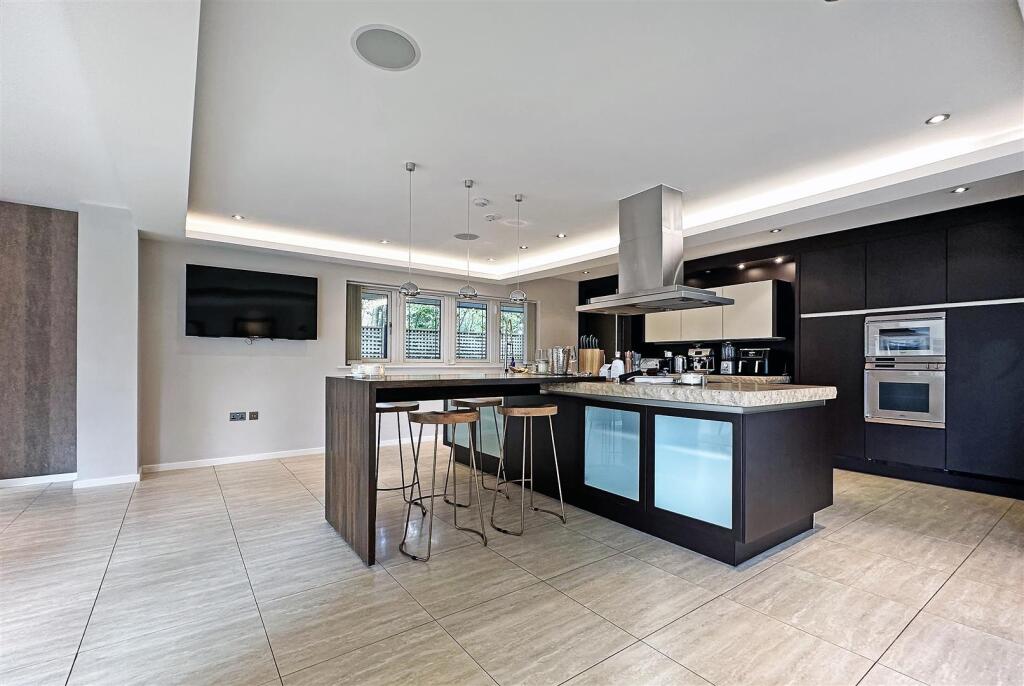 Rappax Road, Hale photo 5