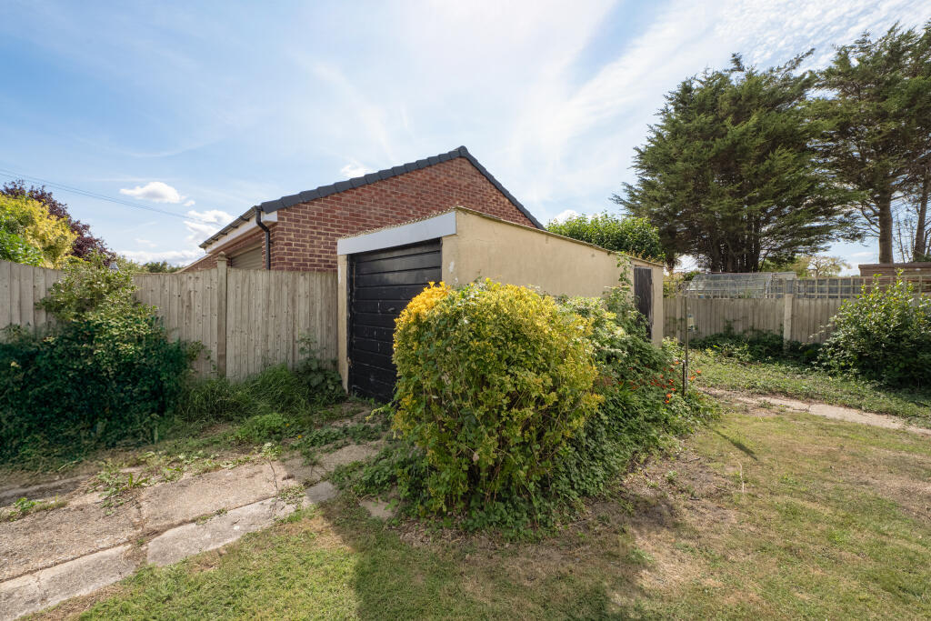 Woodman Avenue, Whitstable photo 2