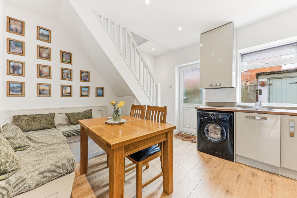 House in Harrogate, Oatlands Mount - View 5