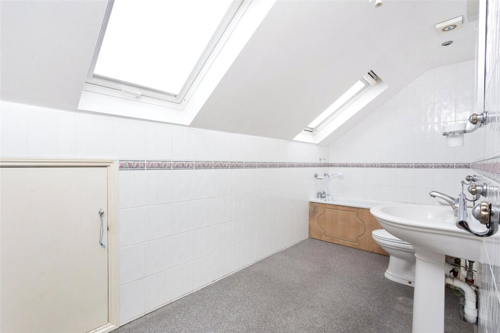 Apartment in London - More