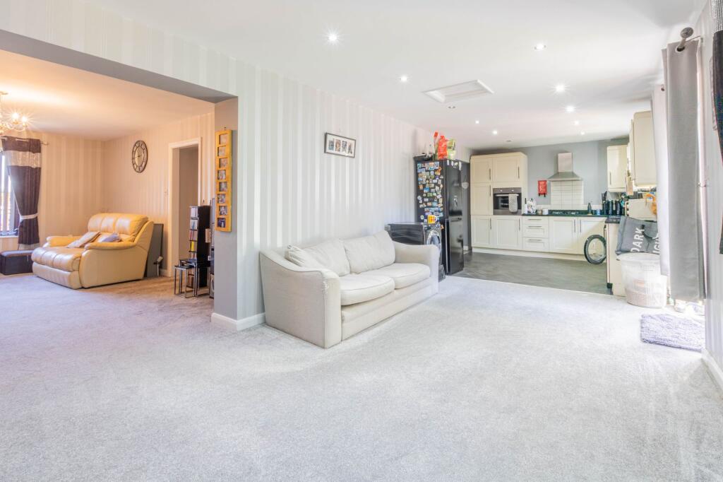 House in Burnham-On-Crouch, Stoneyhills - View 2