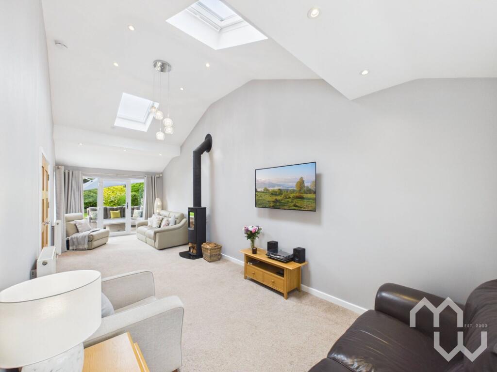 Perfectly Positioned in Aughton Village, Aughton – pohled 3