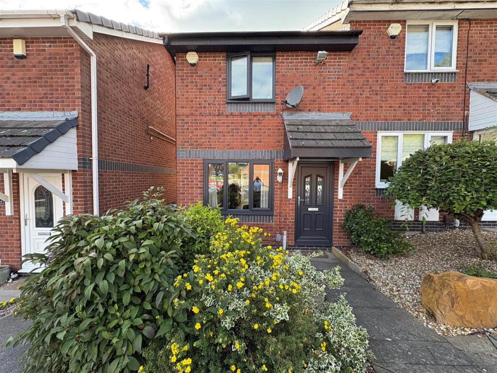 Main image of property: Stonedene Court, Heckmondwike