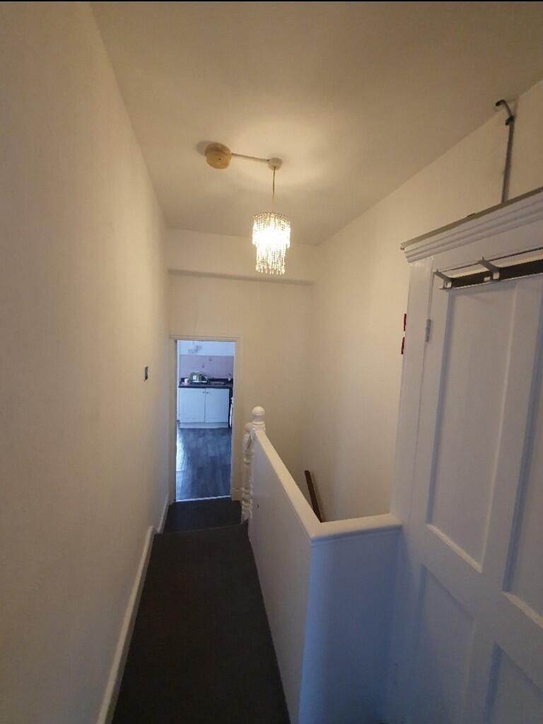 Apartment in London, Seven Sisters, West Green - More