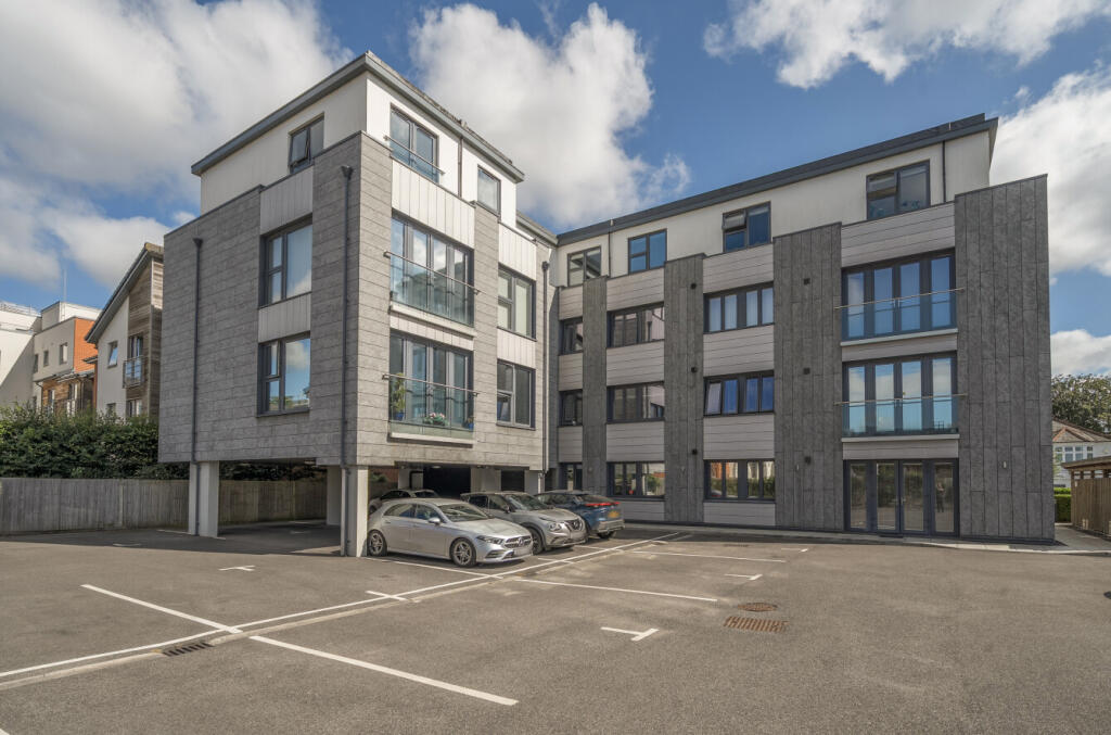 Main image of property: Central House, Kings Road, Fleet, Hampshire, GU51