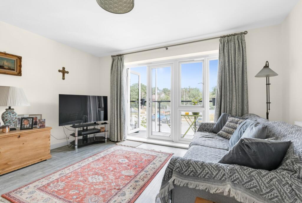 Apartment in Wokingham, Montague Park - View 2