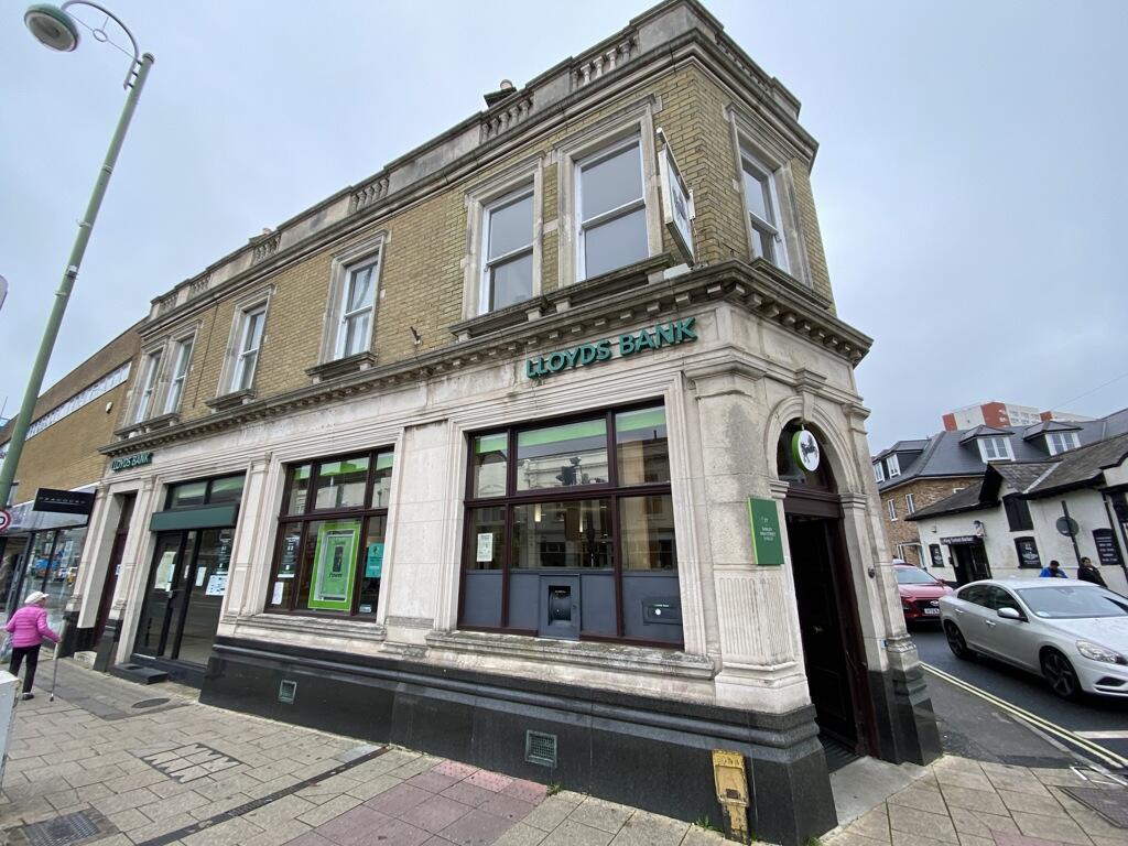 Main image of property: 77-81 Shirley High Street, Southampton, Hampshire, SO15 3TX