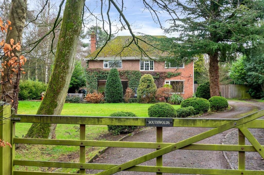 5-bed detached on May Lodge Drive, Rufford, £1,100,000