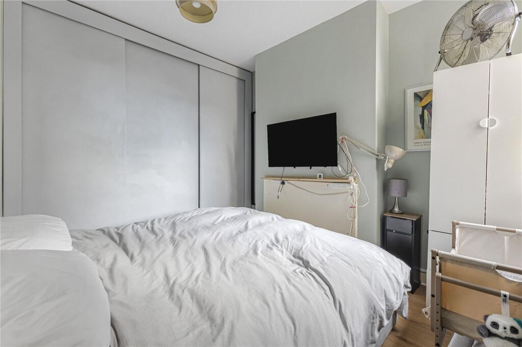 House in Gillingham, Medway - More