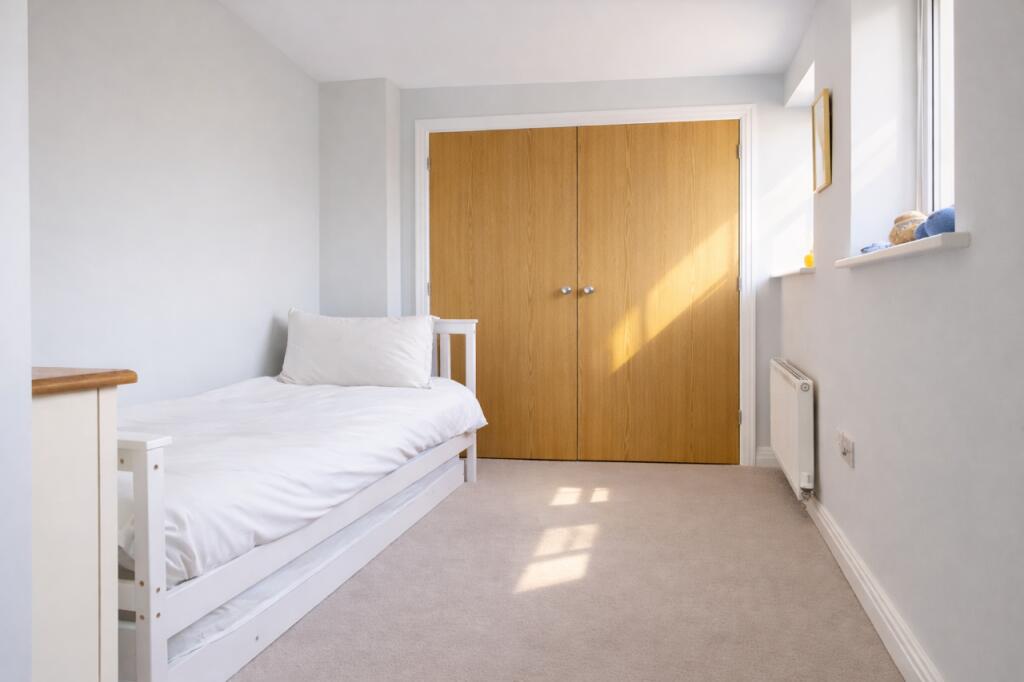 Apartment in Three Rivers, Carpenders Park, Watford Rural - View 5