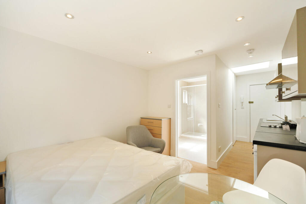 Main image of property: Bournevale Road, London, SW16 2BA