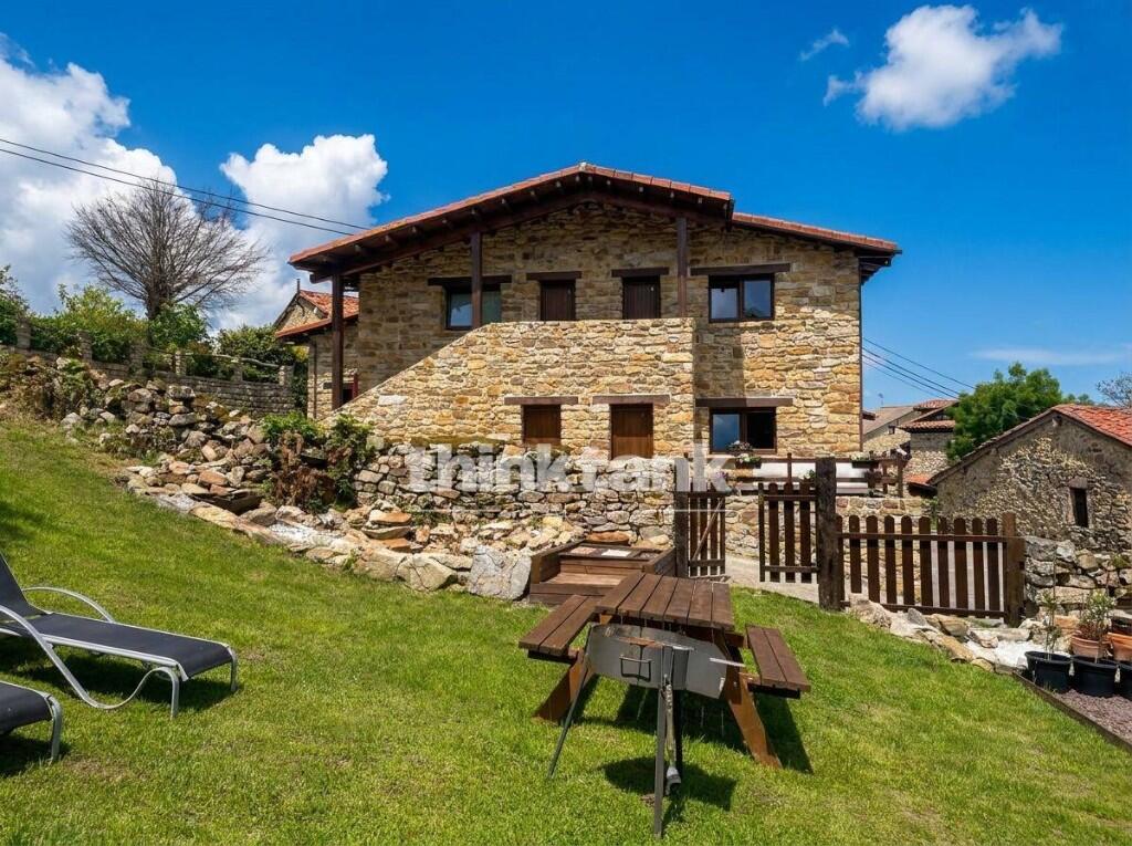 Main image of property: Los Tojos, Santander, Cantabria