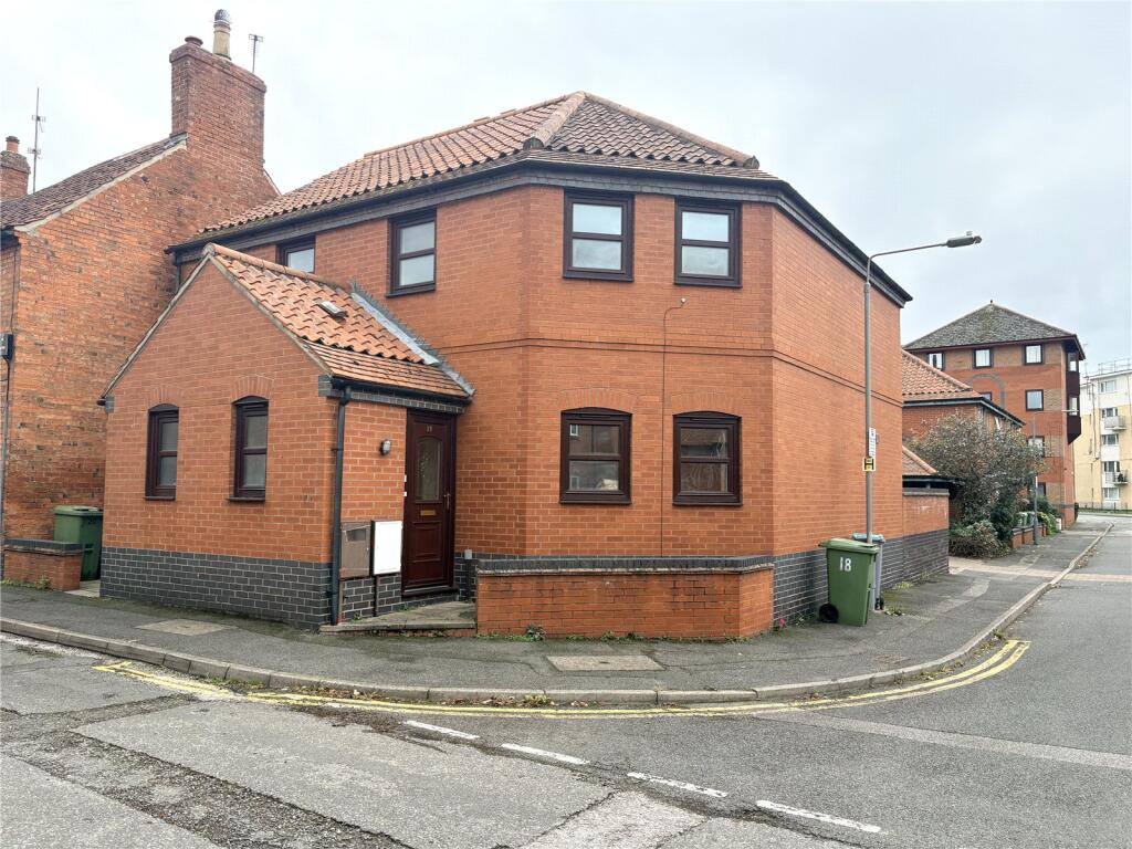 2-bed semi-detached on Albion St, Newark, Notts, NG24, £140,000