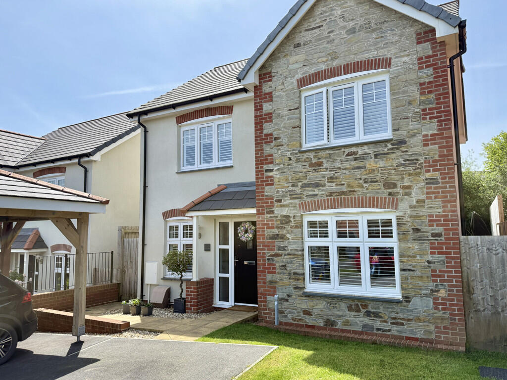 Main image of property: 4 Yellowmead Tor Close Tavistock PL19 8GB